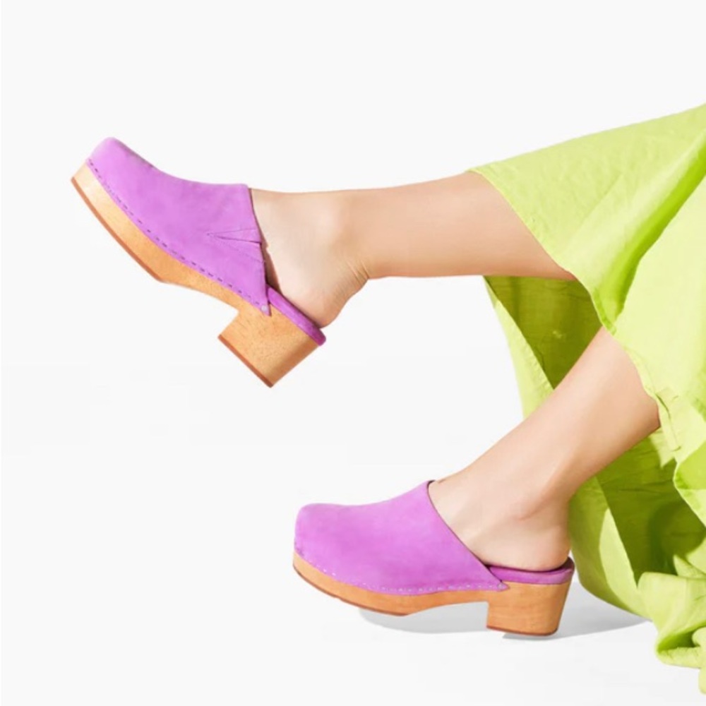 Charlotte Stone fuchsia clogs 9